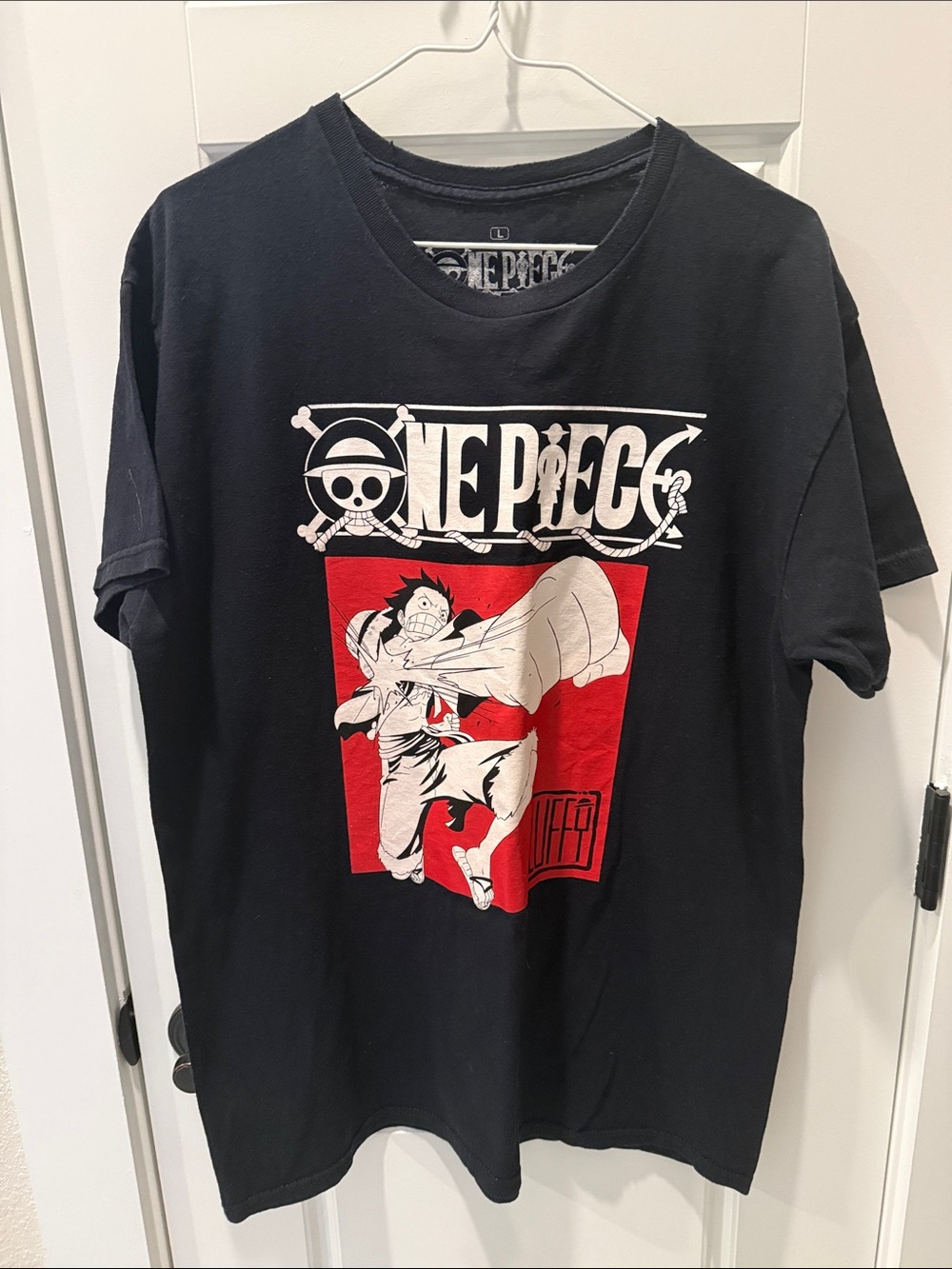 Onepiece Black Graphic Short Sleeve Tee with Red and White Print